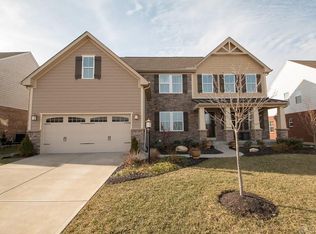 9713 Crooked Creek Dr, Centerville, OH 45458
