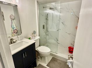 8883 Fontainebleau Blvd APT 202, Miami, FL 33172
