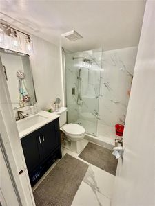 8883 Fontainebleau Blvd APT 202, Miami, FL, 33172