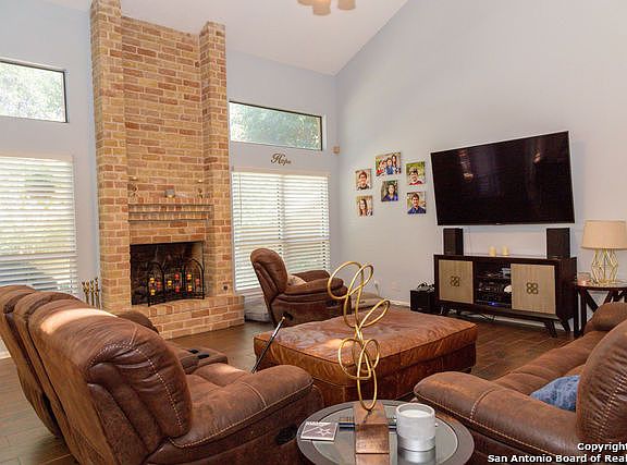 5th image of 13006 Kings Forest St