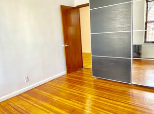 25-72 42nd St, Astoria, NY 11103