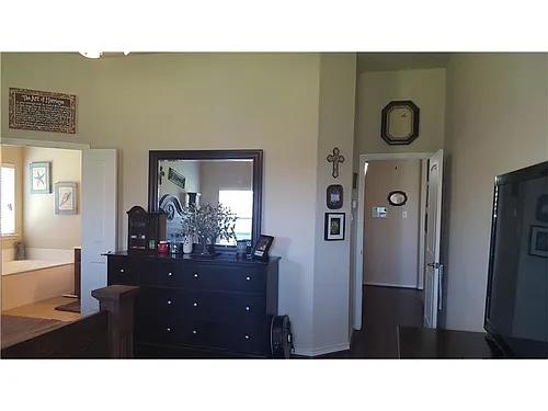 706 Ireland Way Photo 1