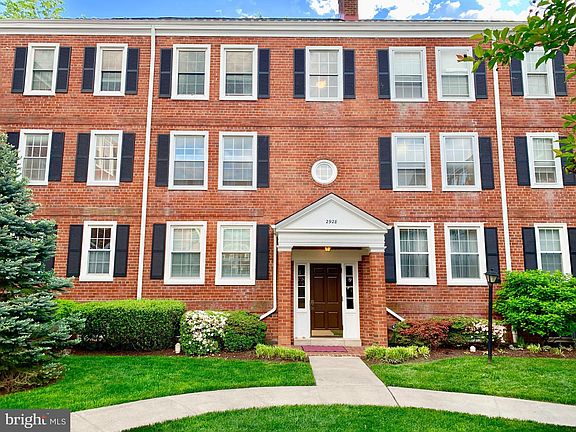 3rd image of 2928 S Buchanan St APT B1
