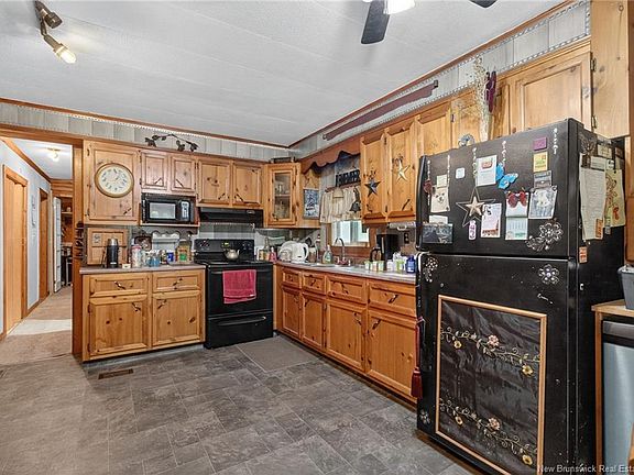 3rd image of 255 Niagara Rd
