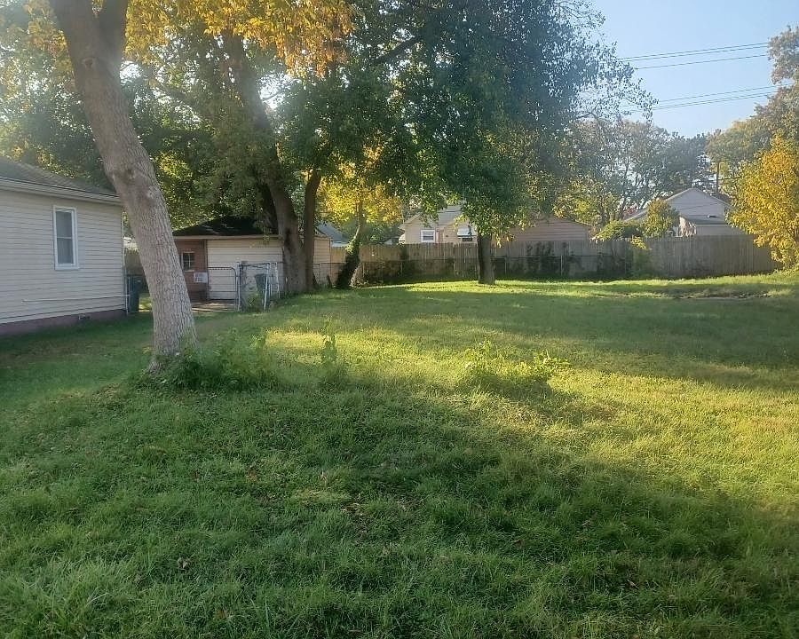1st image of 1216 E Pearl Ave