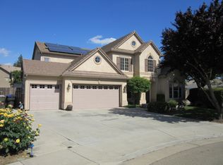 5501 W Vine Ct, Visalia, CA 93291