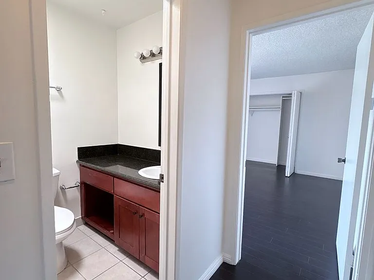 8061 Romaine St — Photo 10