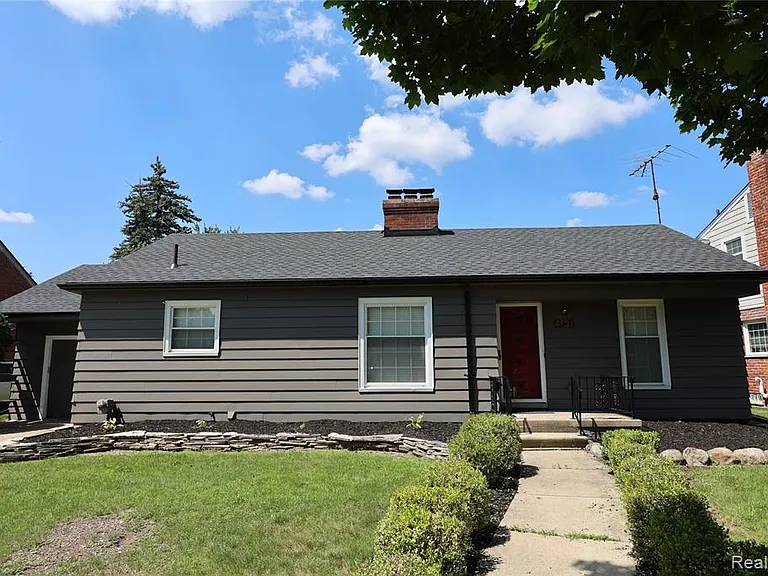 4121 Seminole Dr — Photo 3