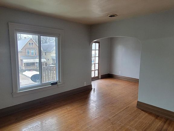 5th image of 24 Yale Pl