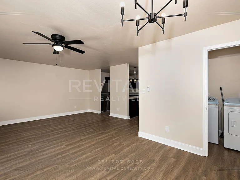 1704 McGill Ave — Photo 5