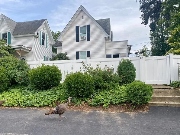 23 Pennacook St, Manchester, NH 03104