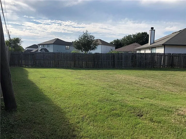1304 Water Spaniel Way — Photo 23