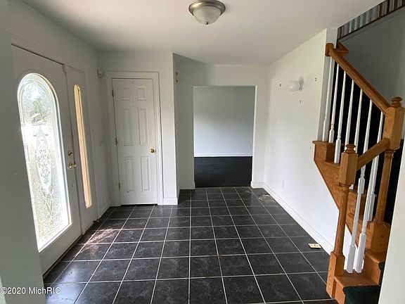 4th image of 14526 Sherry Ln