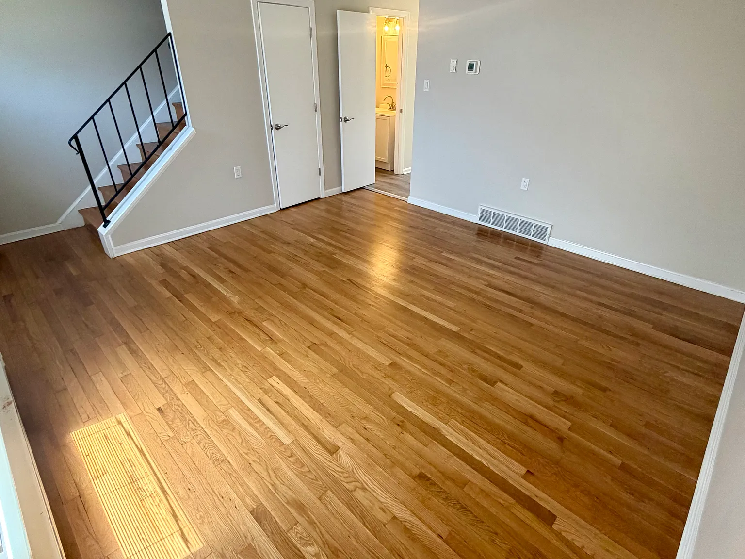 2 bed, 1.5 bath, 1000 sqft, $1,525 — Photo 2