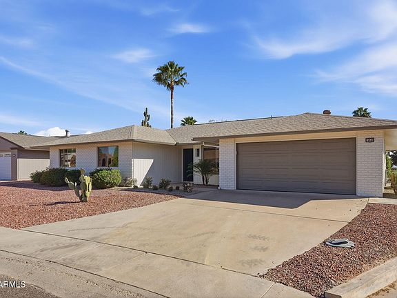 2nd image of 11049 W CRESTBROOK Drive
