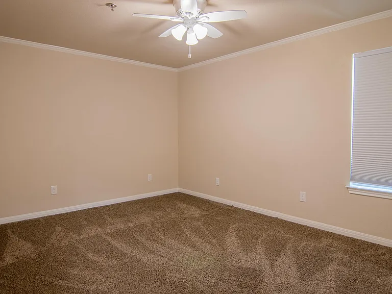 Creekside Apartments — Photo 46