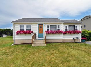 7 Middle Rd, Narragansett, RI 02882