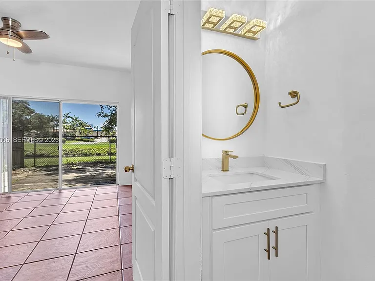 15750 SW 92nd Ave #20C — Photo 11