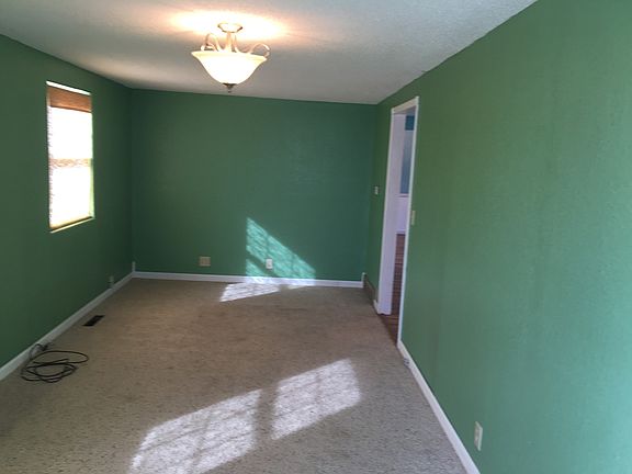 Livingroom from entrance 