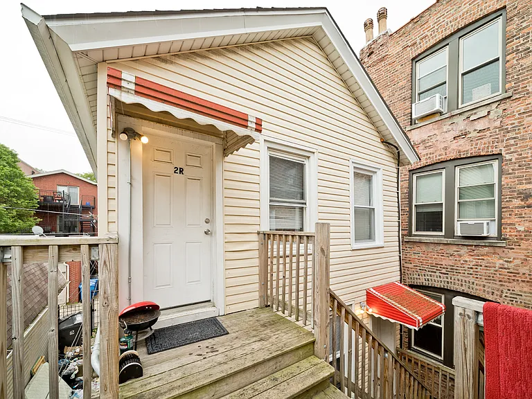 1431 W Flournoy St #2R — Photo 1
