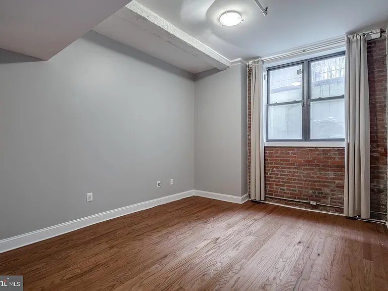 1100 S Broad St #15A — Photo 4