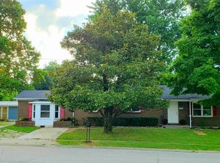 210 Foxwood Dr, Nicholasville, KY 40356