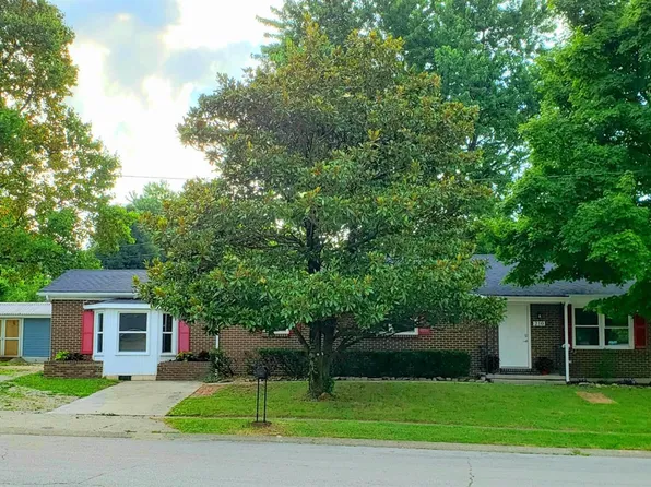 210 Foxwood Dr, Nicholasville, KY 40356