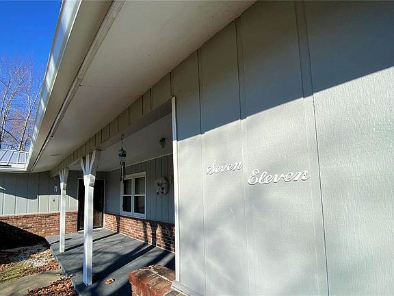 3rd image of 711 Sue Ave