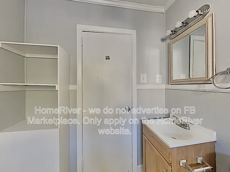 515 Burlington Ave #A — Photo 8