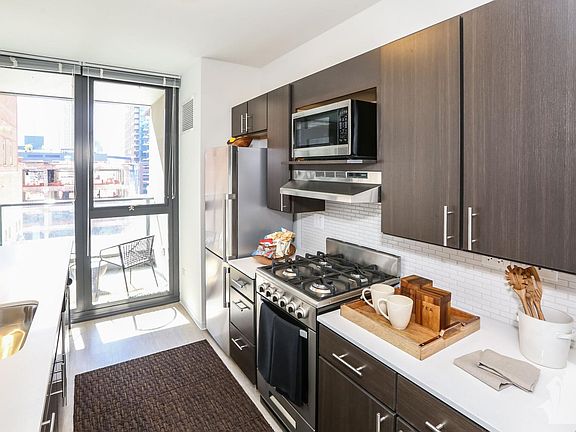 3rd image of 156 W Superior St #1904