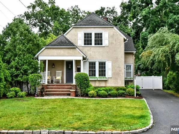 280 Morse Ave, Wyckoff, NJ 07481