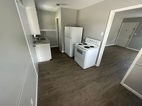 1014 N Illinois St #4 Photo 1