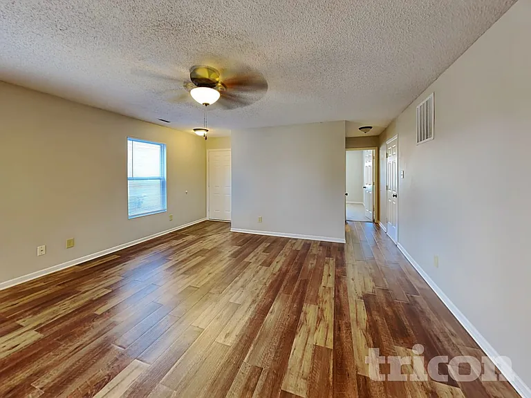 10800 Wymm Ln — Photo 3