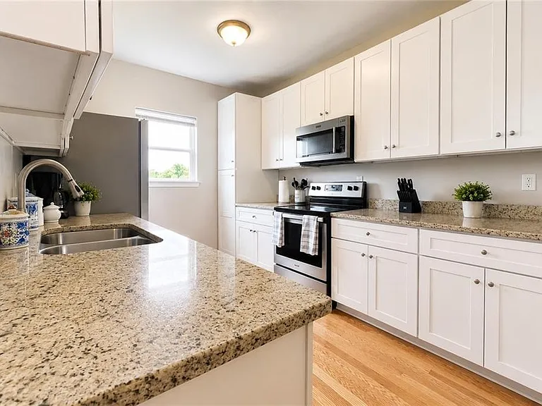 809 Spencer St NW — Photo 4