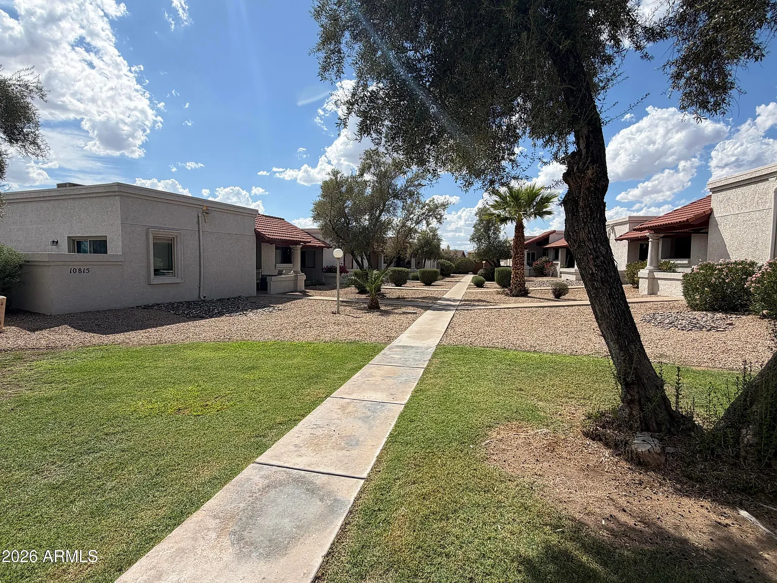 2 bed, 864 sqft, $1,400 — Photo 3