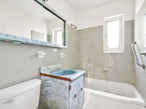 224-01 Hillside Avenue image 13 of 15