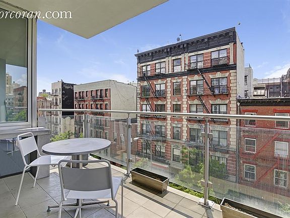 4th image of 421 E 13th St #5G