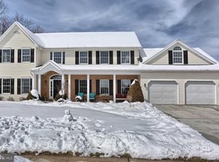 3904 Chippenham Rd, Mechanicsburg, PA 17050