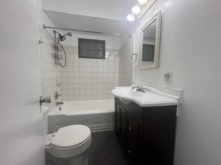 3403 Lowden St — Photo 3