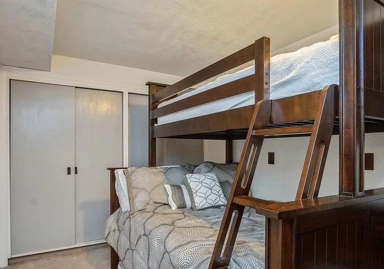 1736 E Tramway Dr — Photo 16