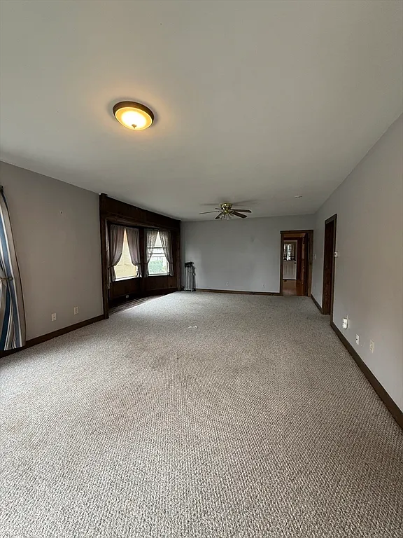 3 bed, 1.0 bath, 1506 sqft, $2,299 — Photo 2