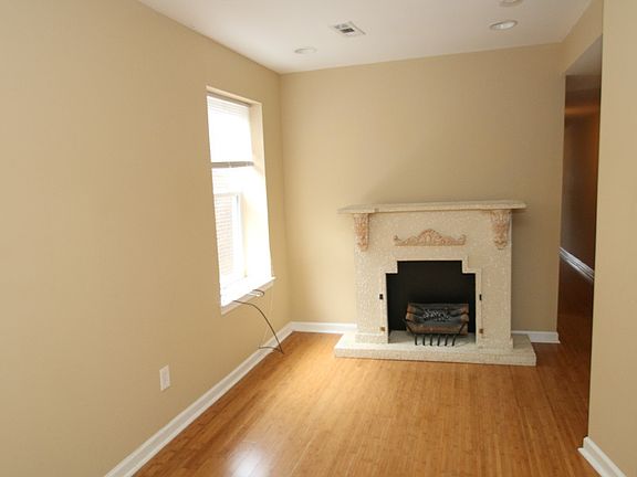 3rd image of 1928 W Diamond St #C