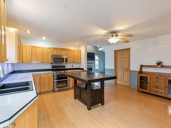 5th image of 15204 La Crosse Ave