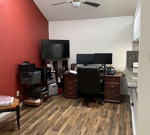 4th image of 3709 Clover Hill Ln