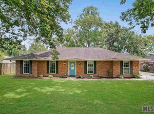 10327 Hackberry Ct, Baton Rouge, LA 70809