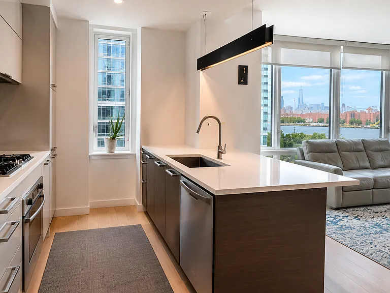 22 N 6th St #6C — Photo 5