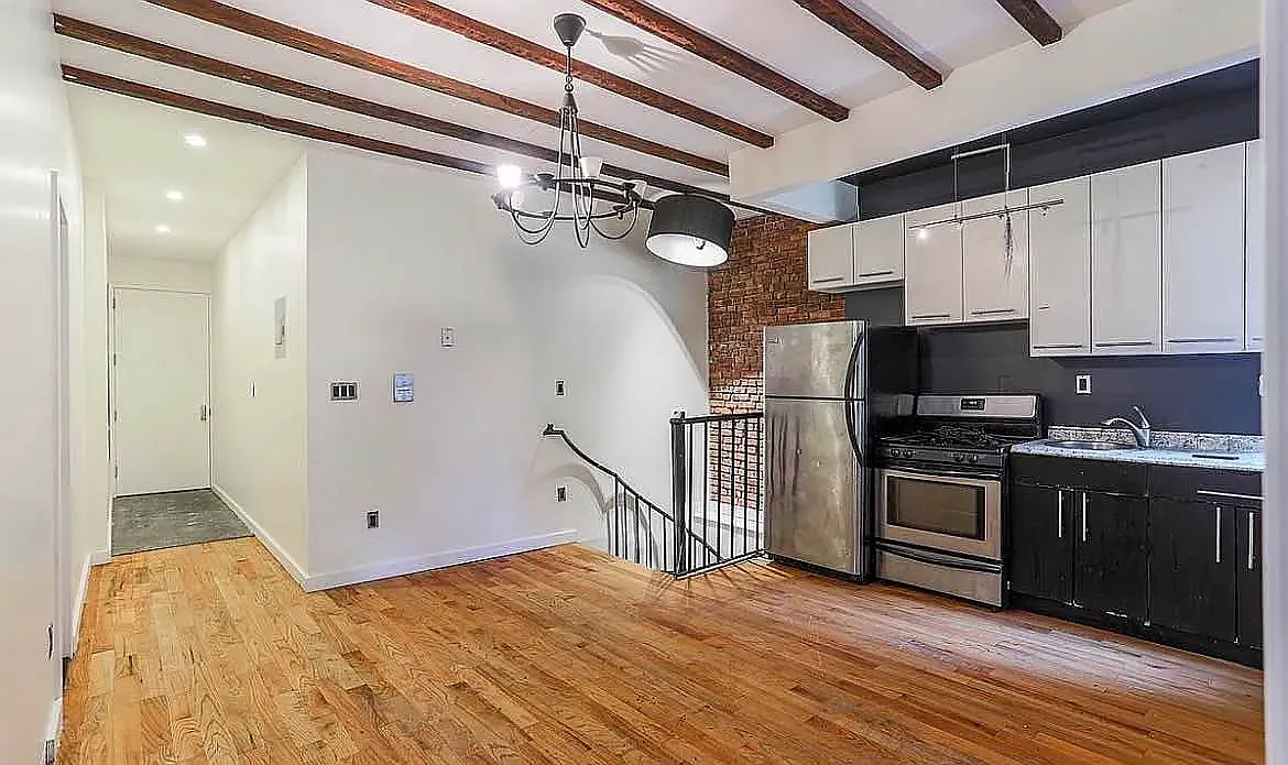 913 Saint John's Place — Photo 1