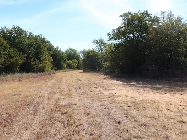 Willow St, Bowie, TX 76230