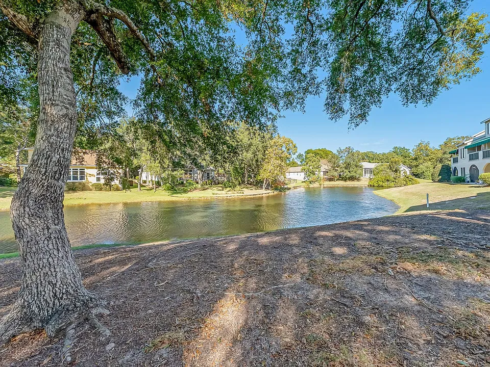 303 Westlake Ct