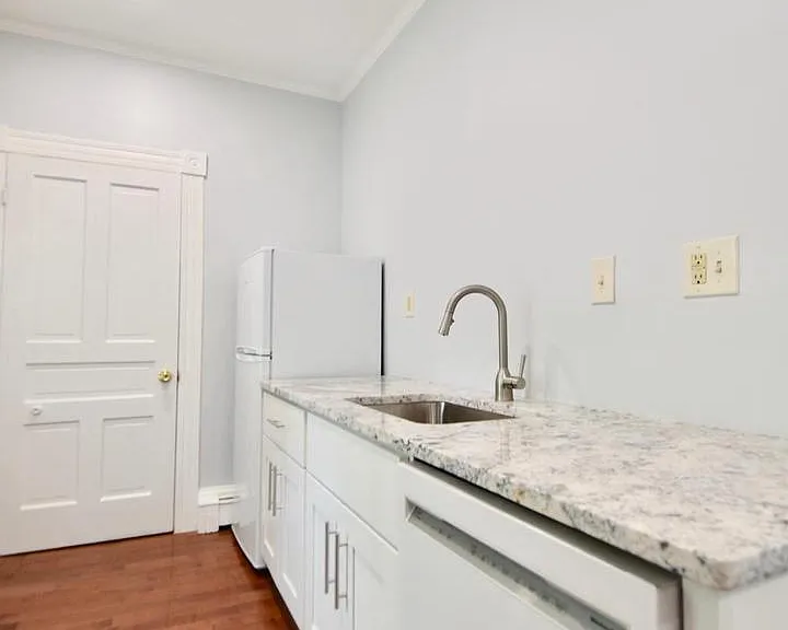 205 Oakley St #2 — Photo 11